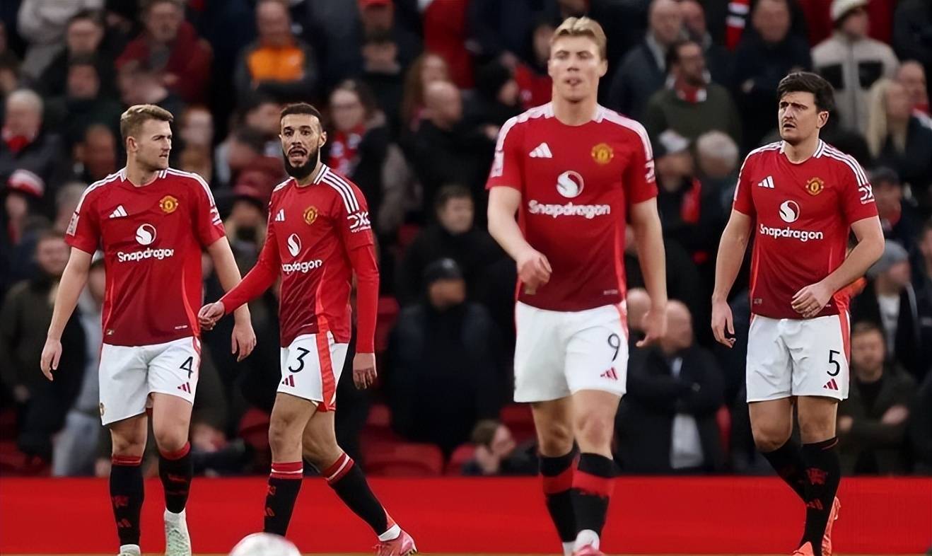 前锋远射破门，球迷现场尖叫（前锋远射世界波破门，现场球迷沸腾）