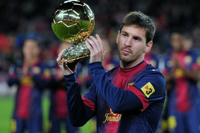 狂下三分雨！勇士首节命中8记三分，狂轰38分领先13分（三分如雨！勇士首节投进8记三分，单节38分轰出13分优势）