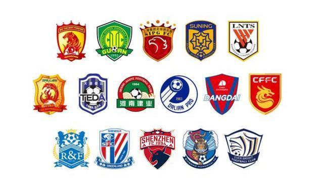 宝刀未老！53岁齐达内再现马赛回旋，戏耍大美女后轻盈破门（53岁齐达内再秀马赛回旋，晃过美女后轻巧破门，风采不减）