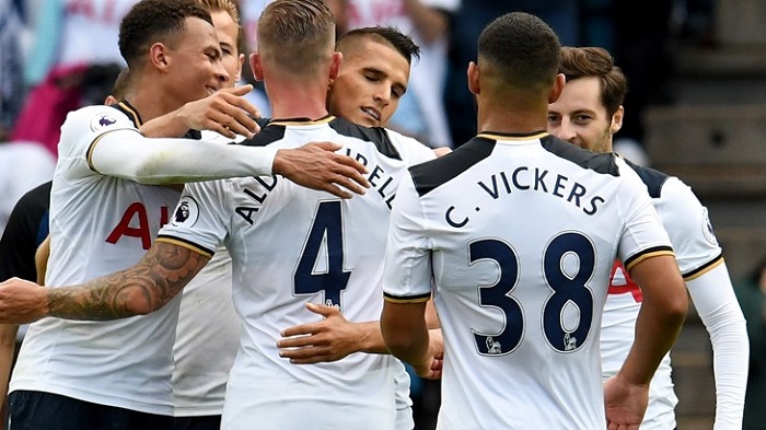 拉奎尔罗德里格斯对决妮琪贝拉引关注（拉奎尔罗德里格斯大战妮琪贝拉成焦点）