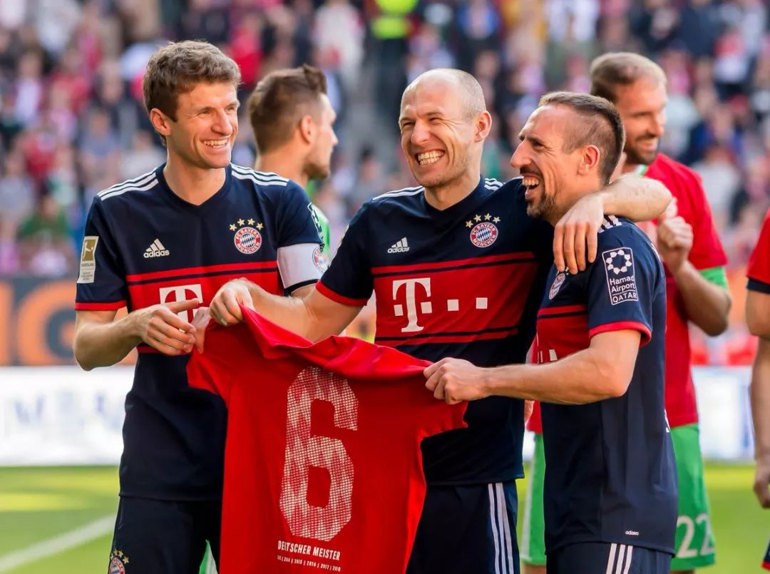 F1阿布扎比站二练：可以庆祝冠军了？诺里斯强势领先（F1阿布扎比站二练：冠军已在望？诺里斯强势领跑）